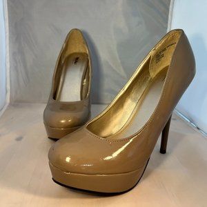 Nude/Tan Patent Platform Heels Size 7